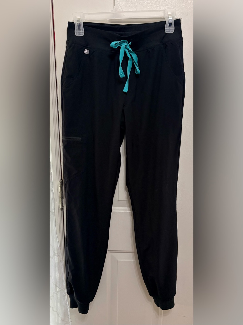 Figs l Women's Zamora High-Waisted Lined Jogger Scrub Pants xs tall